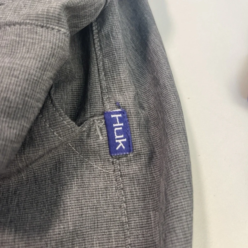 Huk‎ Beacon Short Mens 2XL 40x8 Grey Performance Stretch Fishing Quick Dry